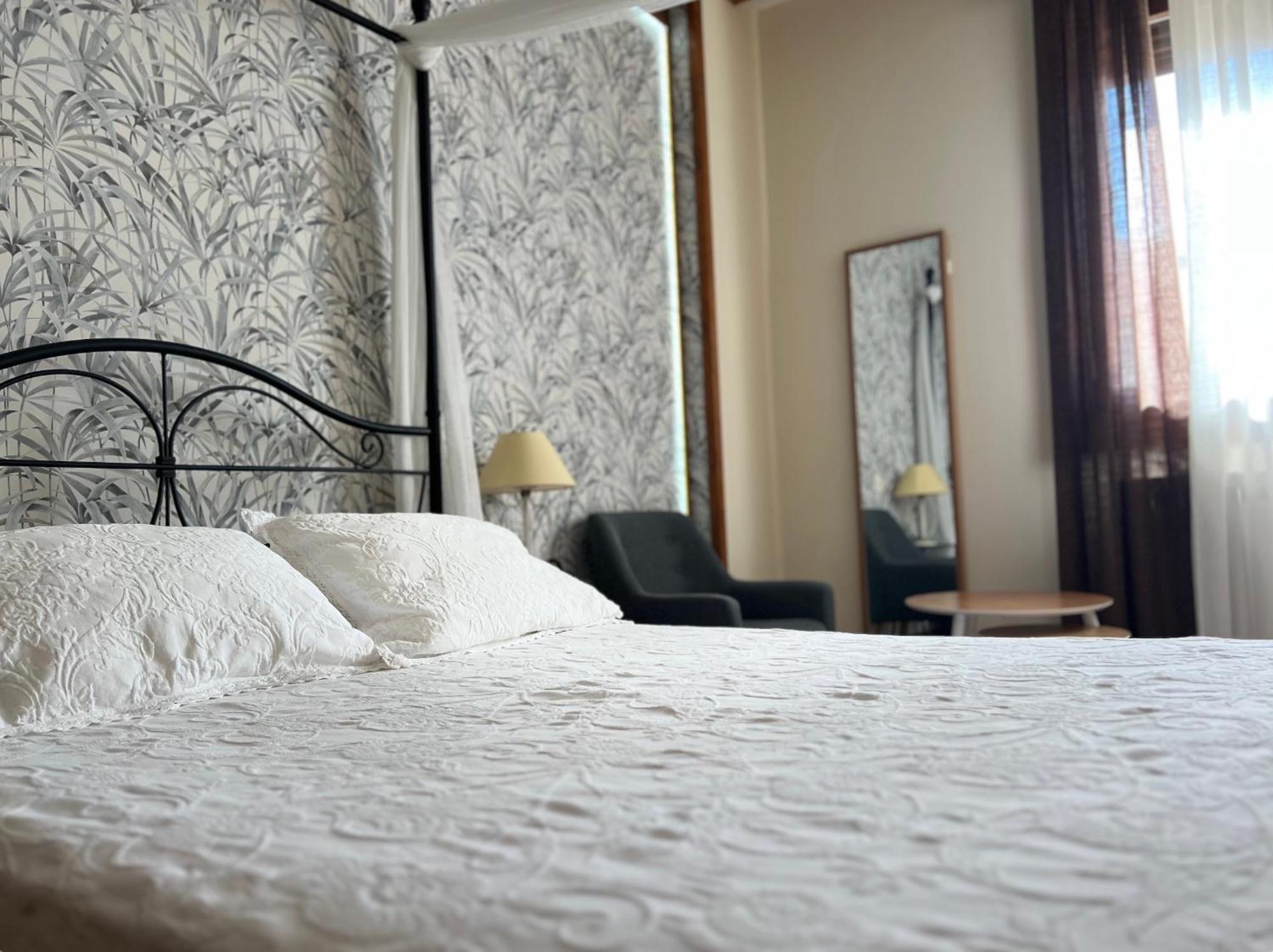 Hotel Rural Restaurante Las Baronas Santa Cruz de la Salceda ภายนอก รูปภาพ