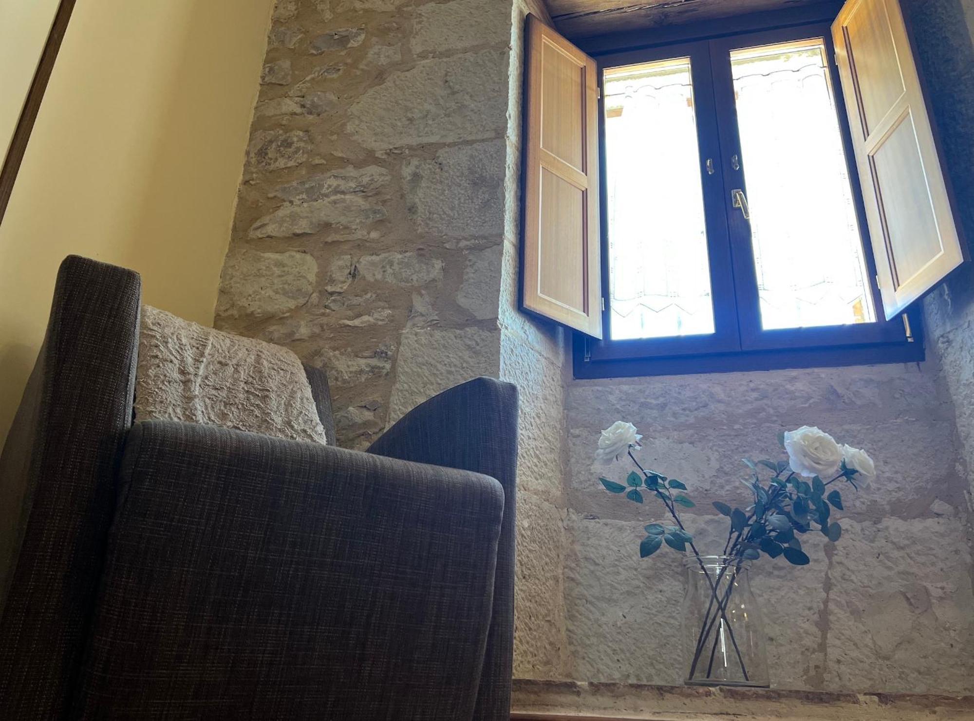 Hotel Rural Restaurante Las Baronas Santa Cruz de la Salceda ภายนอก รูปภาพ