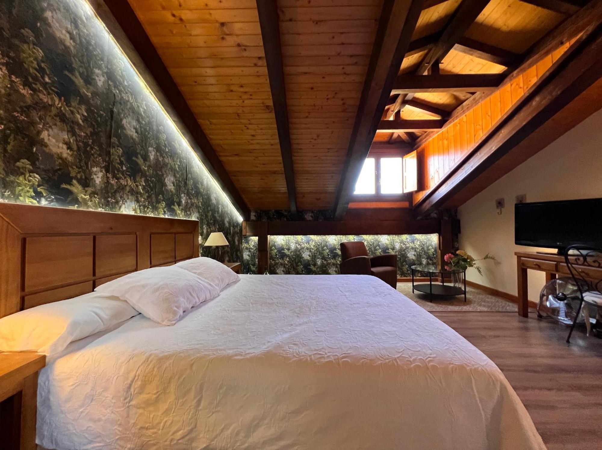 Hotel Rural Restaurante Las Baronas Santa Cruz de la Salceda ภายนอก รูปภาพ